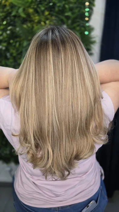 Miodowy blond z pasemkami, pierwsze ujęcie