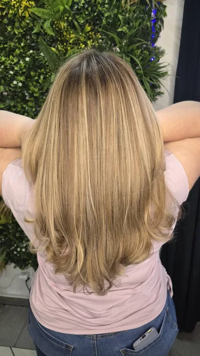 Miodowy blond z pasemkami, trzecie ujęcie